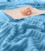 Одеяло за спалня размери 210x230 см практично и удобно