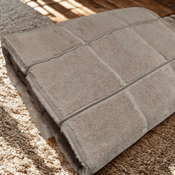 Памучна хавлия KareMicro 70x140 см бежова за баня