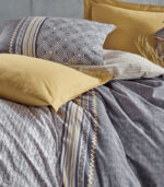 Детайл флорален мотив спално бельо Недра бежово ранфорс памук